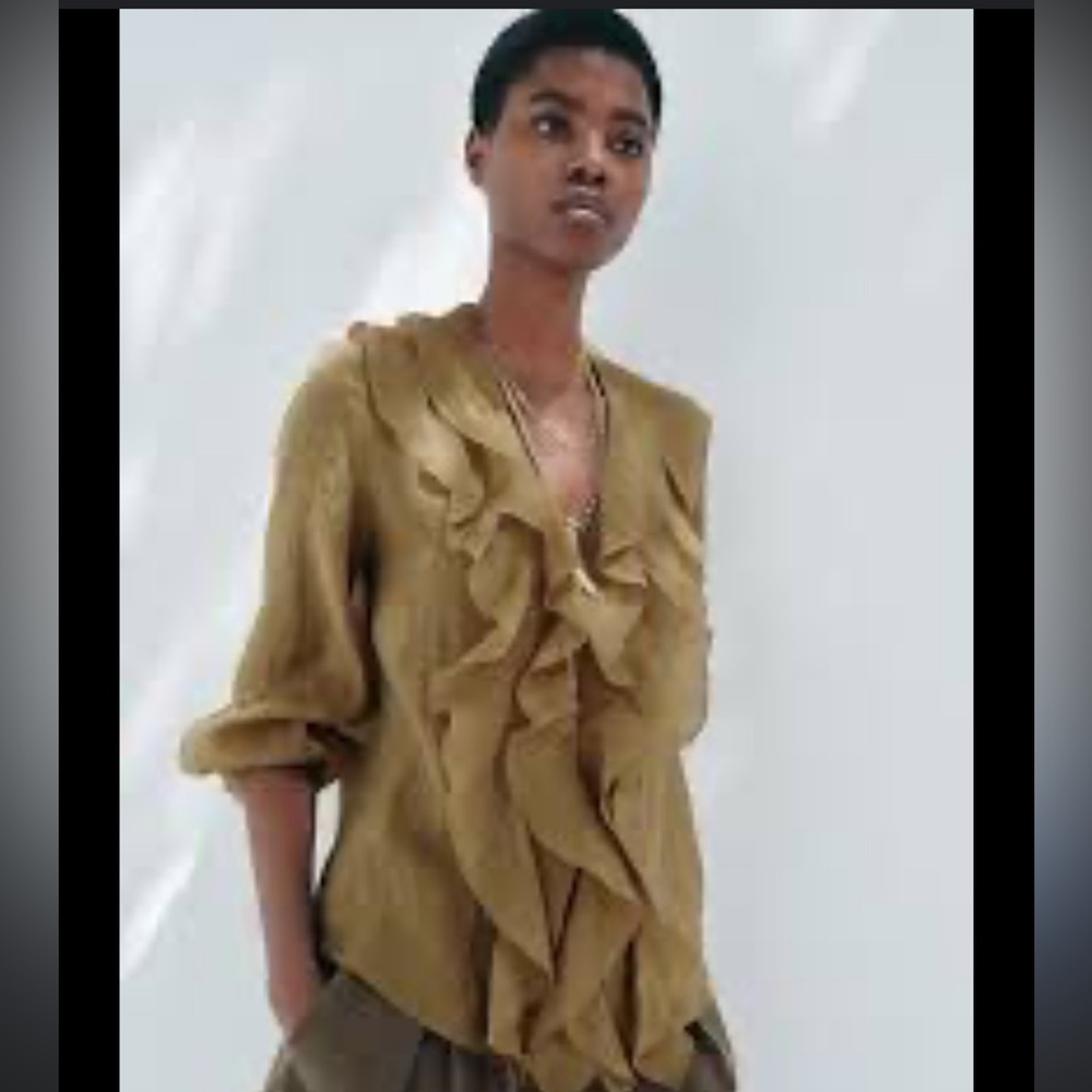 Zara Ruffled olive Blouse - Picture 2 of 2